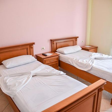 Double Room In Hotel Geraldo Kakavije Eksteriør bilde