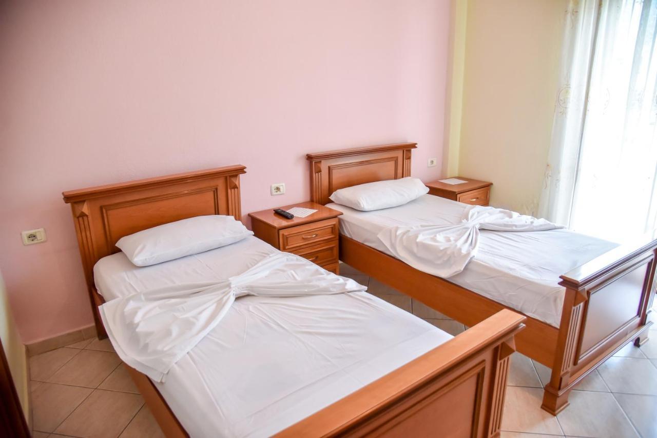 Double Room In Hotel Geraldo Kakavije Eksteriør bilde